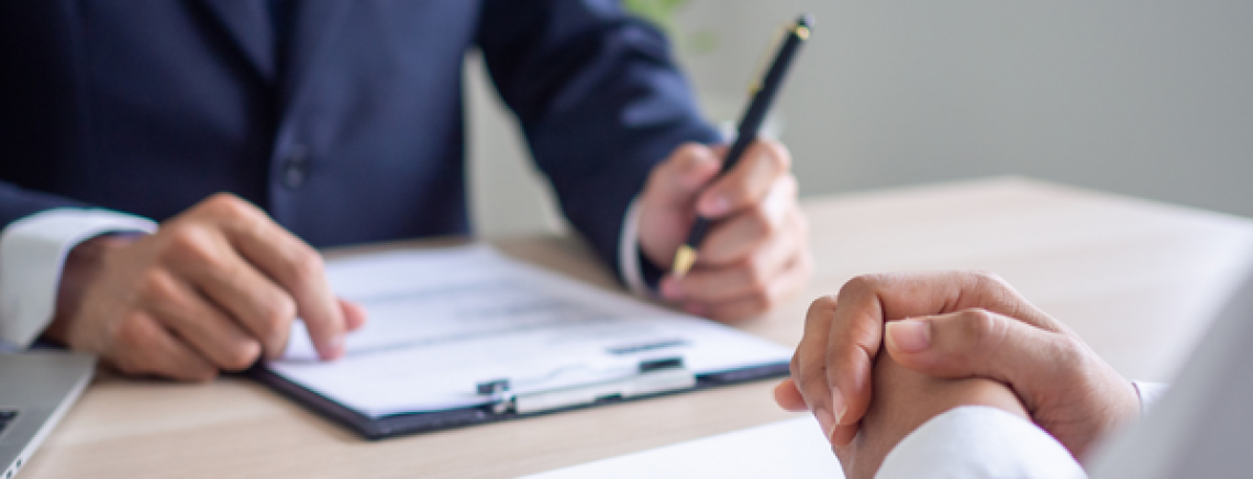 Reducing labour costs with layoffs and short-time
